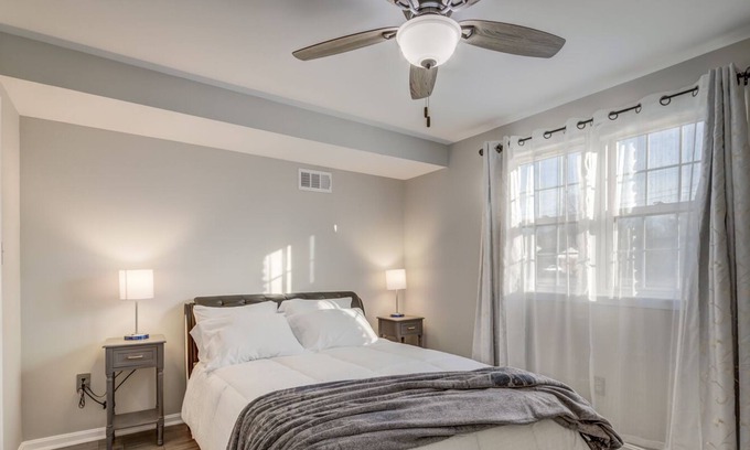 Franconia House | Luxurious 1 BR with private Bathroom in a house