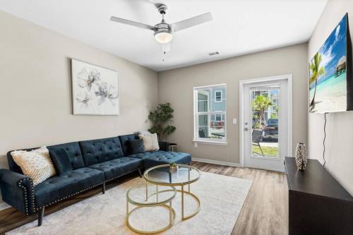 Melbourne Apartment | Luxurious 2/2 Condo with Pool, Gym and Laundry