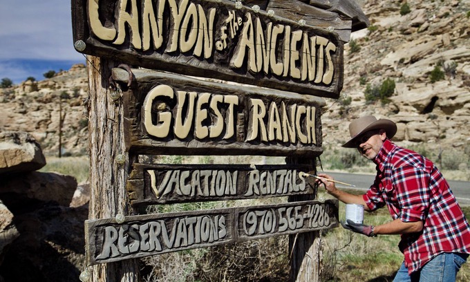 Cortez Cabin | Luxurious 2-bedroom cabin @ Canyon of the Ancients Guest Ranch in McElmo Canyon