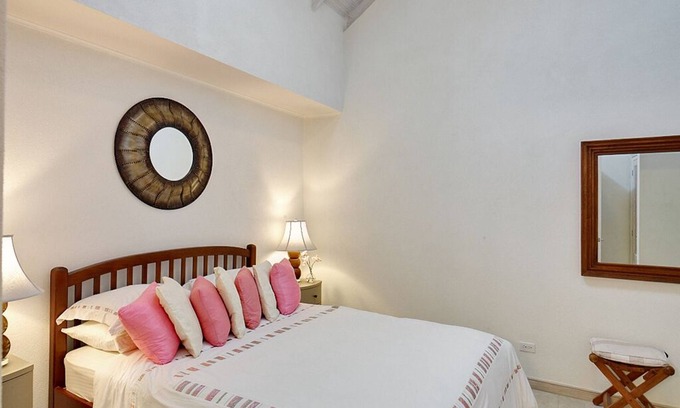 Douglas Apartment | Luxurious 3 bed 3 bath Penthouse offering sea views and affordable beach holiday
