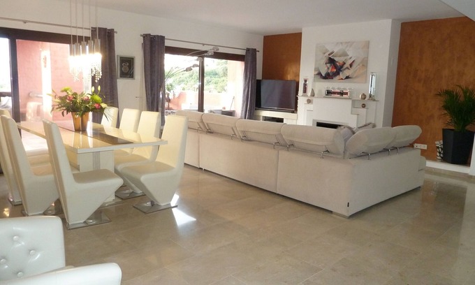 Castillo de Sabinillas Apartment | Luxurious 3 bed modern penthouse with stunning sea views and large terrace