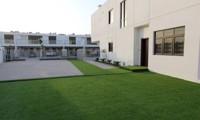 Dubai Villa | Luxurious 3 Bedrooms with Maid room Villa