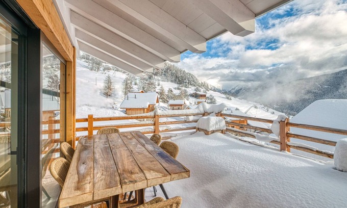 Levron Ski Chalet | LUXURIOUS 3 BR COTTAGE IN LE LEVRON