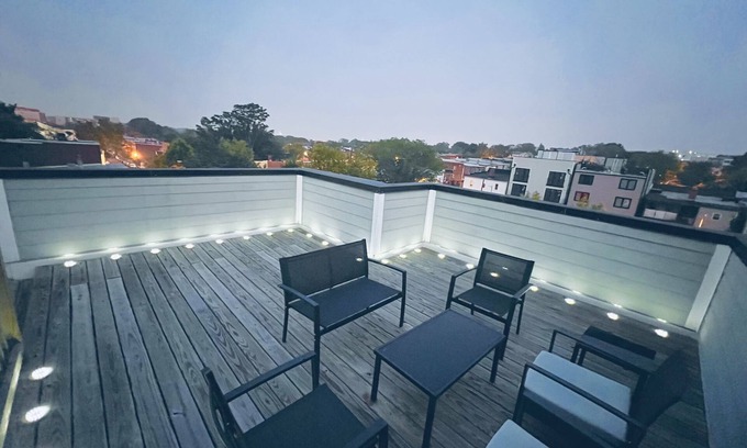 Trinidad Condo | Luxurious 3BDR Penthouse + Rooftop Views of Monument&Capitol @ H ST Corridor