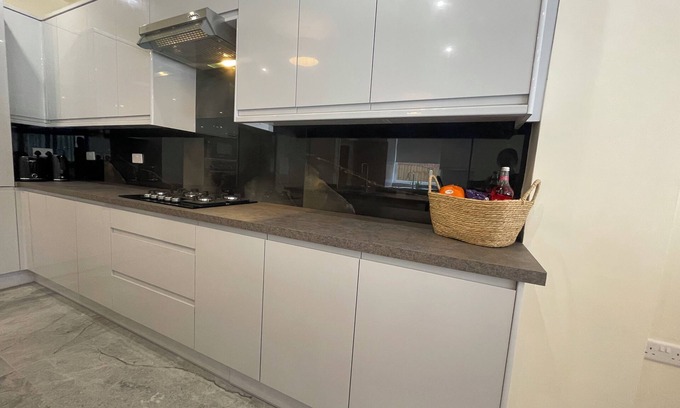 Bolton House | Luxurious 4 Bdroom Family Home