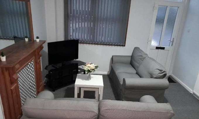Sheffield Apartment | Luxurious 4 Bedrooms House for Contractors and Holiday With Free Wifi