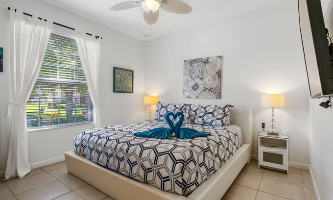 Loughman House | Luxurious 4BR 3BA Villa with Stunning Games Room