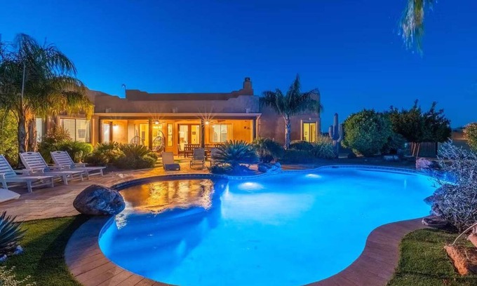 Phoenix House | Luxurious 5-Bedroom Retreat with Private Sports & Spa Facilities