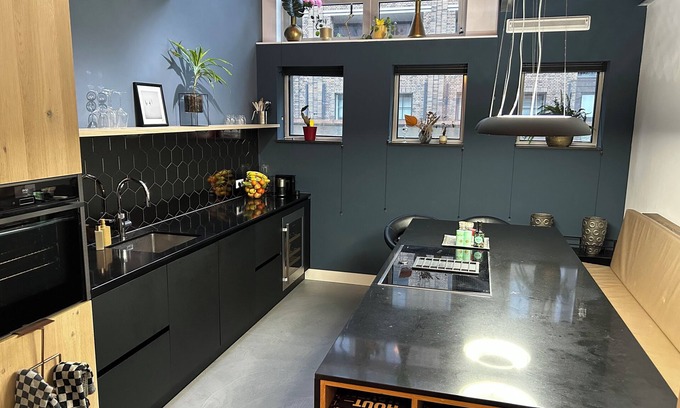 Amsterdam West House | Luxurious 5-storey 3-bedroom townhome at the water in the heart of Amsterdam