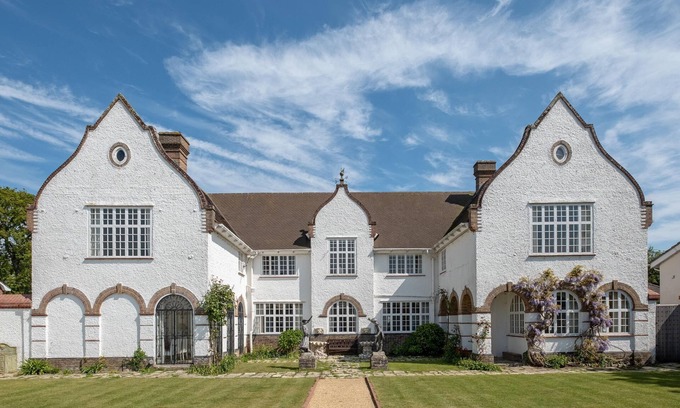 Bembridge Villa | Luxurious 7 bedroom Villa in the popular sailing village, Bembridge