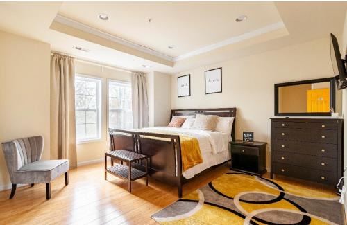 Northeast House | Luxurious and Cozy Room in Washington DC