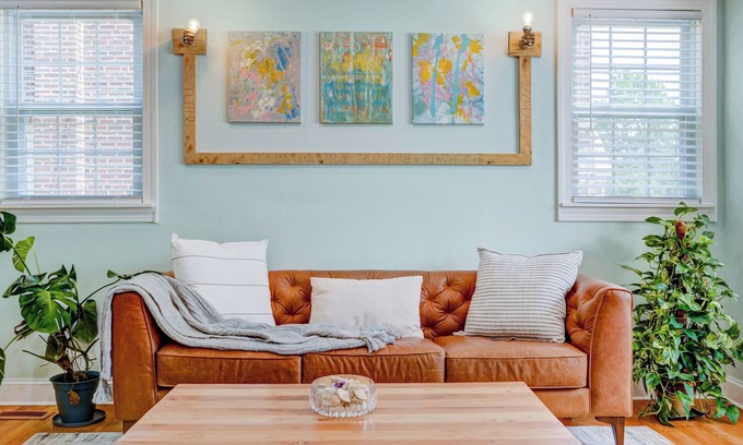 Foxcroft Square House | Luxurious and modern retreat in a prime corner property! 20 min from center city