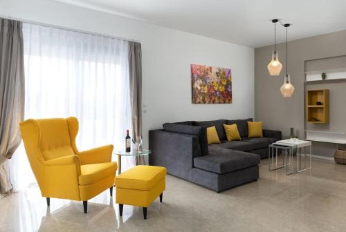 Petaloudes Apartment | Luxurious and modern house near town and beach
