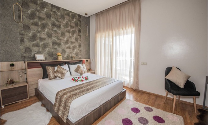 Nouaceur Apartment | Luxurious Apartment in Sidi Bou Zid with Garden View