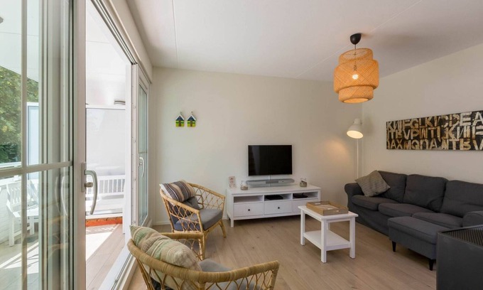 Dishoek Apartment | Luxurious Apartment in Koudekerke with Parking