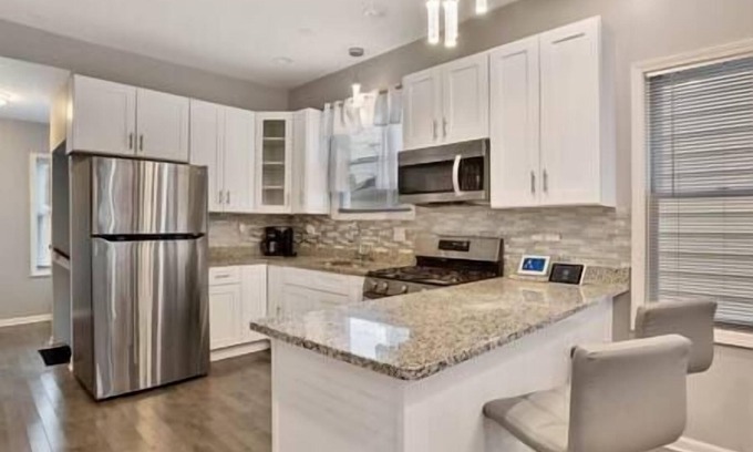 Avalon Park House | Luxurious Avalon Manor