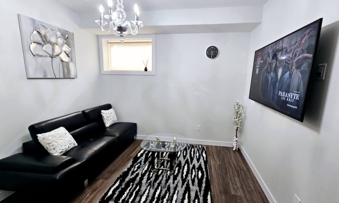 Southwest Edmonton House | Luxurious basement suite