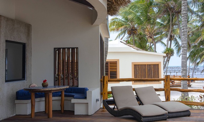 San Pedro Villa | Luxurious Beach Front Villa Sapphire, beachfront, Gold Standard Certified!