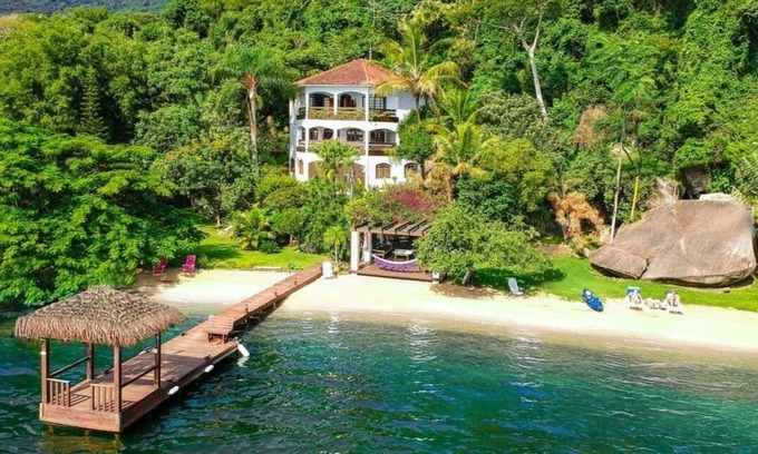 Florianopolis House | Luxurious beach house in the natural park of Costa da Lagoa