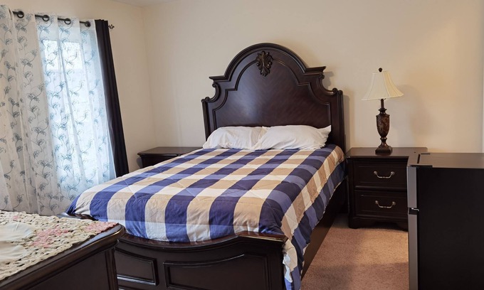Bowmanville House | Luxurious, Beautiful, Spacious 3 Bedrooms Suite on Upper Level of The House