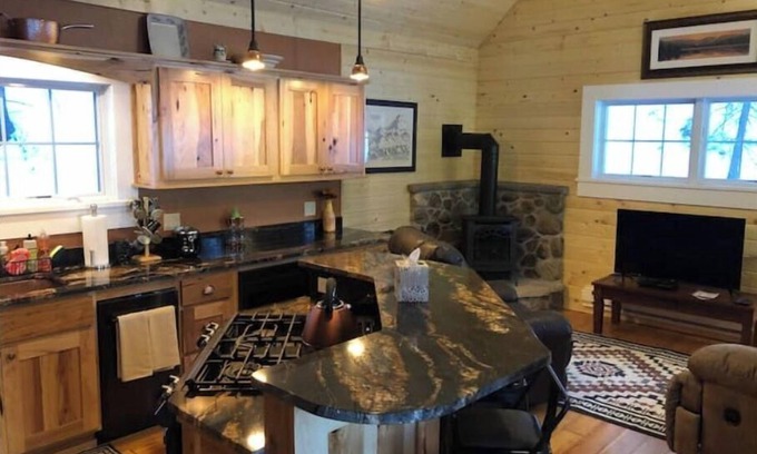 Saddlestring Cabin | Luxurious Cabin Deep in the Bighorn Mountains