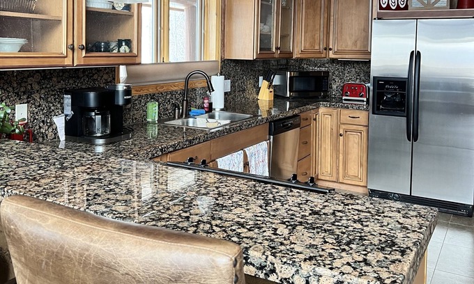 Mesa Cabin | Luxurious Cabin sleeps 6. Powderhorn Ski Resort .5 mile away, 10 min to lakes