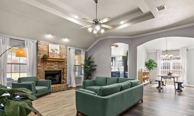 Killeen House | Luxurious Casa Capitàn Modern style Relaxing flare