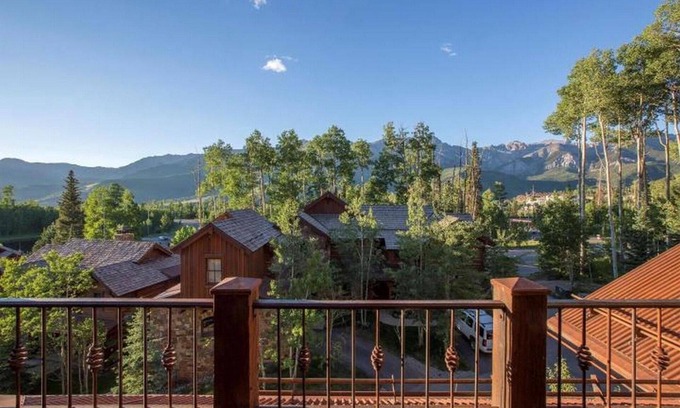 Mountain Village Condo | Luxurious Condo - Ski In/Ski Out Access - Close to Gondola - Majestic Views