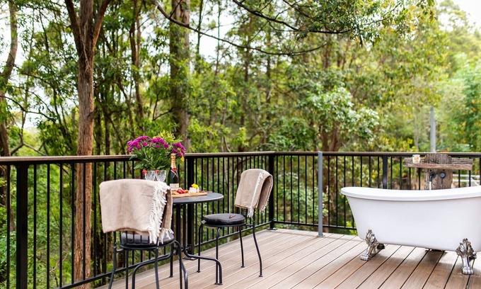 Hunchy Cabin | Luxurious Cosy Tiny House near Montville