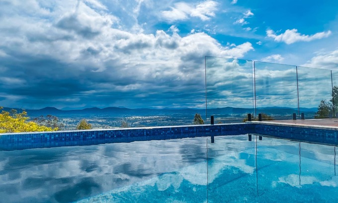 Sarabah House | Luxurious Country Hinterland Guest House | Scenic Rim | Gold Cost | Pool