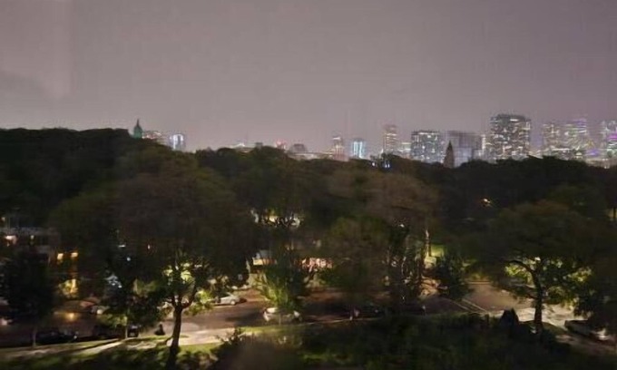 Near West Side Condo | Luxurious & Cozy with an Amazing View in an area that offers it all w/transprtnn