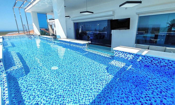 Montellano Villa | Luxurious 12BR Estate with Pools and Entertainment – 14 Minutes from Airport