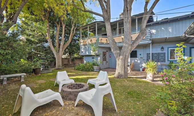 Lodi Apartment | Luxurious Downtown Lodi Apartment in Wine Country!