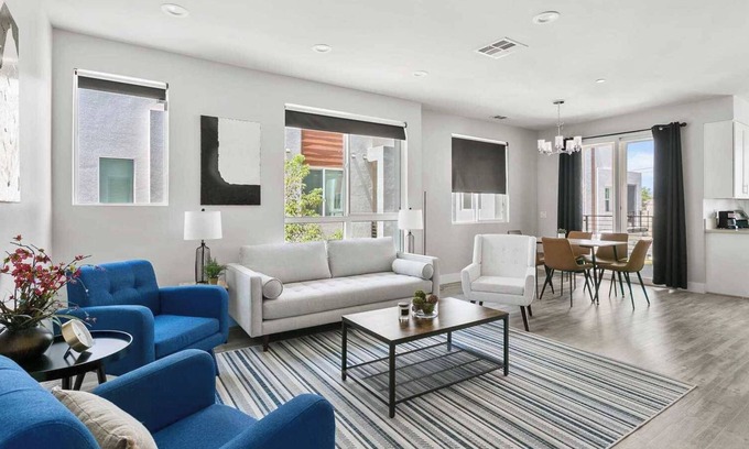 Downey House | Luxurious Estate on Tweedy Lane