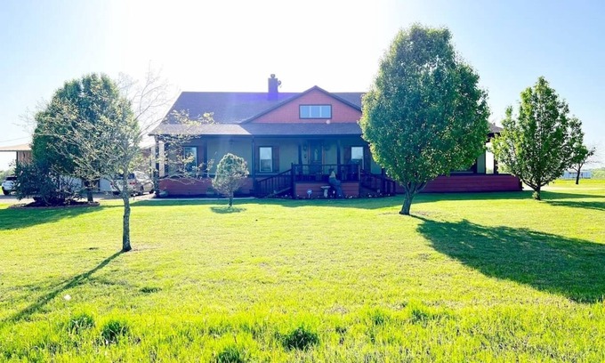 Gober Other | Luxurious farm house! 5-bed, 4 bath, pool and spa.