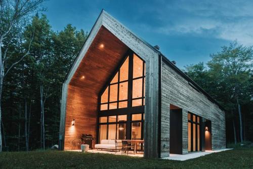 Val-des-Lacs Ski Chalet | Luxurious Forest Getaway with Spa Near Tremblant
