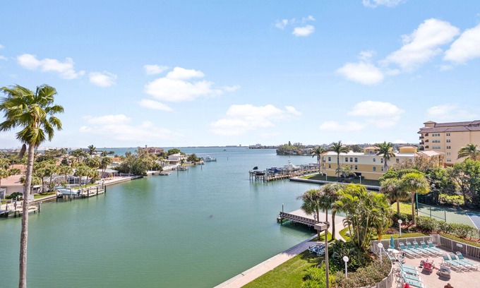 St. Pete Beach Condo | Luxurious, Fully Equipped, 5th Floor Condo with Breathtaking Views of Gulf/Bay
