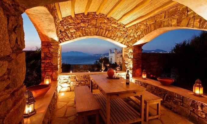 Mykonos Villa | Luxurious gorgeous villa with 5 star hospitality