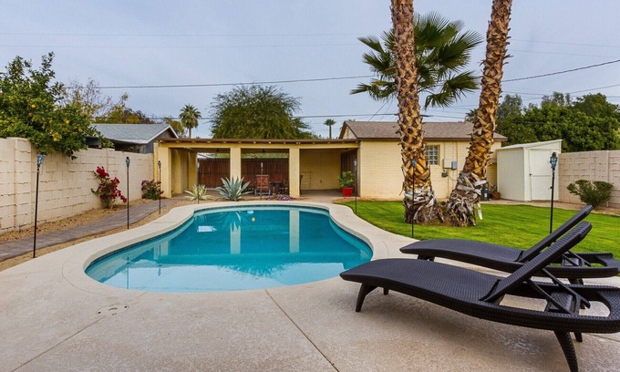 Story House | Luxurious Guesthouse with private pool in Central Phoenix near Downtown