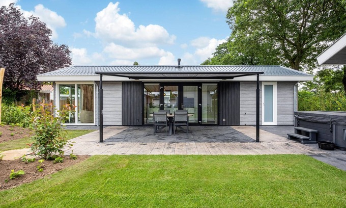 Municipality of Barneveld House | Luxurious home in Voorthuizen with WiFi