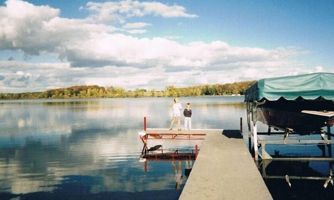 Sauk Centre House | Luxurious Home With Lake Views, Fireplace, Whirlpool Tub