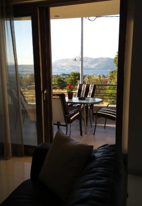 Porto Rafti Apartment | Luxurious House Near the Sea