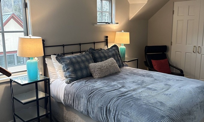 Telluride Condo | Luxurious LARGE walkable 2 bed, 2 bath condo in the town of Telluride. Sleeps 6.