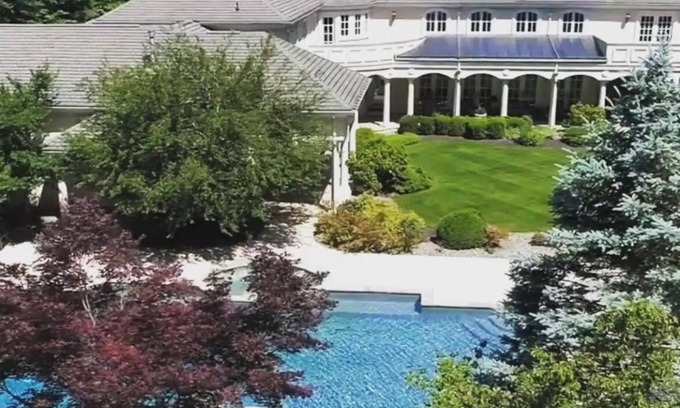 Martinsville House | Luxurious Mansion Country Retreat- 45 mins to NYC