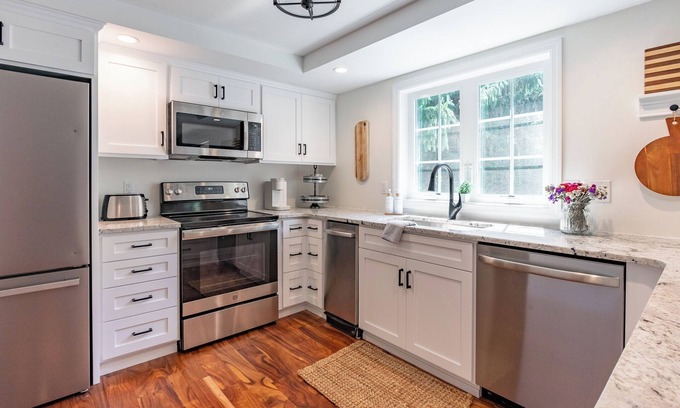 State College House | Luxurious, Meticulous, Charming, Beautifully appointed 3bedroom in State College