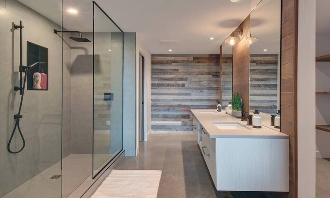 La Conception House | Luxurious Modern Mansion - Private Jacuzzi & Sauna by KŌZĒ Stays