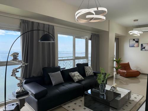 Tambo Apartment | Luxurious Modern Cozy Manila Bayview Pool View 1 2 3 Bedrooms Near Manila Airports Okada Solaire MOA