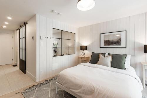 Mont-Tremblant Village Apartment | Luxurious & Modern Tremblant Loft Pool&Spa Access