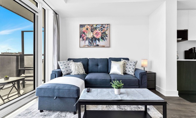 Mississauga Valleys Apartment | Luxurious new 2Bed 2Bath Condo in DT Core, SQ1, Mississauga City Centre