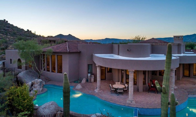 Winfield House | Luxurious North Scottsdale Mansion Entertainers Delight